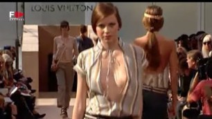 'LOUIS VUITTON Spring 2000 Paris - Fashion Channel'