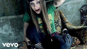 'Avril Lavigne - Sk8er Boi (Official Video)'