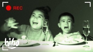 'Kids Try Dining in the Dark | Kids Try | HiHo Kids'