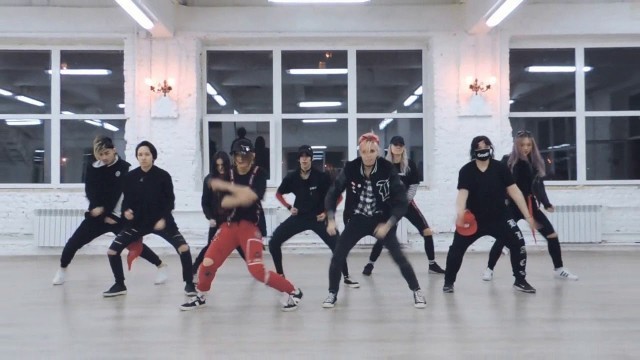 'Stray Kids \"Hellevator\" dance cover by Just Full Sun'