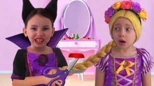 'Alice Dress Up as Rapunzel and plays with magical mirrors | best Princesses Stories'