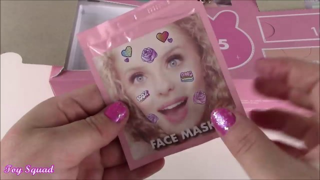 'BubblePOP Kids! Who\'s That Girl Glam Beauty BOX with 20+ Kid\'s Makeup, Beauty and Lip GLOSS Surprise'