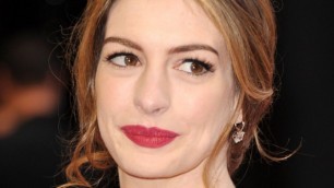 Anne Hathaway's Transformation Is Seriously Turning Heads