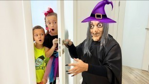 'Who\'s at the Door? Kids stories for Halloween from Sofia and Maks'