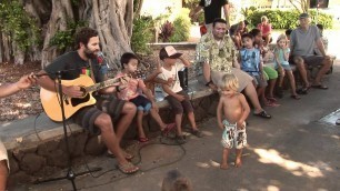 'Jack Johnson Singing to Children \"The 3 Rs\" Reduce, Reuse, Recycle'