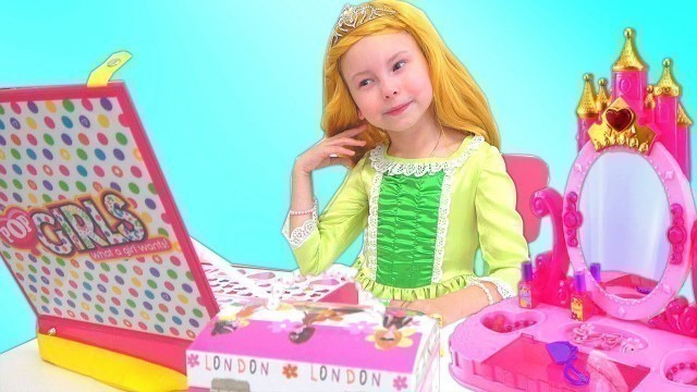 'Alice Pretend Play in house for Princesses'