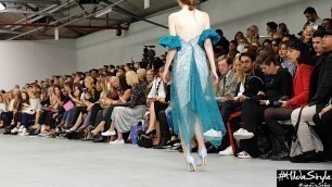 'Cinderella Epic Shoes Fail @ London Fashion Week 2016 - High Heels fall'