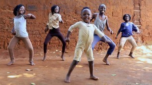 'Masaka Kids Africana Dancing Tweyagale By Eddy Kenzo'