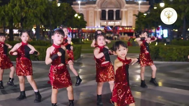 'De yang gatal / Zumba dance / Dance kids / bé nhảy sôi động / MV 2022'