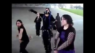 'Goth Kids Dancing to Shake It'