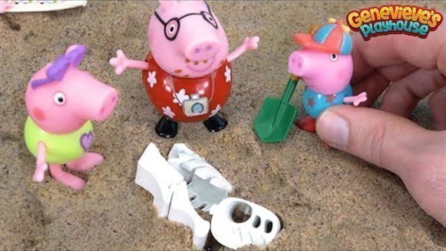 'Peppa Pig at the Beach finds DINOSAUR Fossils Toy Learning Video for Kids!'