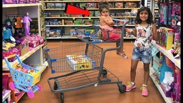 'Kids Pretend Play Shopping at Toys store!! fun children video'