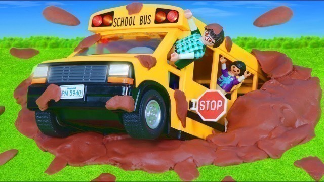 'School Bus goes to the Car Wash for Kids'