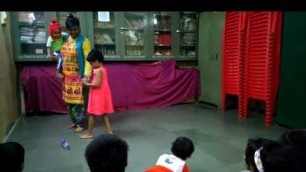 Actor, Mentor Anita Prakash is Conducting Acting class with small child