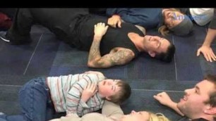 When Adam Levine's Biggest Fan Had A Panic Attack While Meeting Him, He Handled It Perfectly
