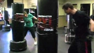 '2XL Pro and MAX Fitness: Kickboxing with Testimonials'