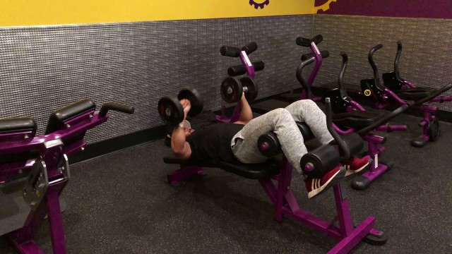 'Planet fitness decline bench press- how to use decline bench press machine at planet fitness'