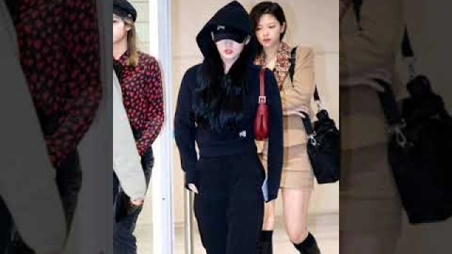 'Nayeon Airport Fashion #Shorts #Nayeon #Twice #trending #KPOP'