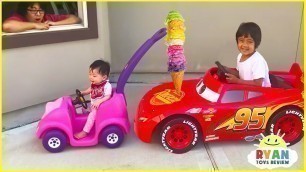 'Ryan\'s Drive Thru Pretend Play Restaurant on Kids Power Wheels!!!'
