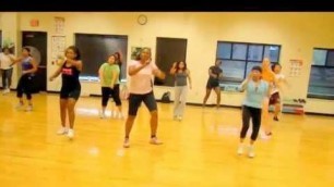 'ZUMBA - Super Bass - Nickki Minaj - Dance Fitness'