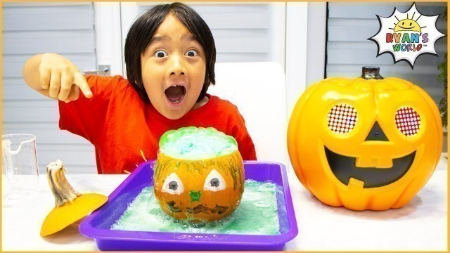 'Ryan\'s Halloween Science Experiment For Kids DIY Elephant Toothpaste!!'