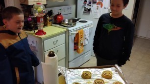 'Pitts Kids Cooking Show - #Pillsbury Limited Edition Pumpkin Spice Rolls part 1'