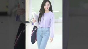 'Nayeon airport fashion #shorts #nayeon #나연 #twice #airportfashion #kpopgirls #kpop'