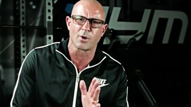 'JYM - Differences Between Dumbbell Curl vs Alternating Dumbbell Curl'