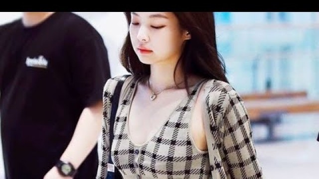 'Kpop Idol Airport Fashion: Blackpink Kim Jennie'