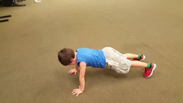 '5 Year Old Does 30 Full Push Ups, Kids Workout, Nanuet Gym'