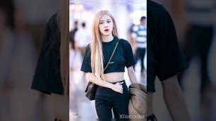 'Rose Airport Fashion #Shorts #Rose #Blackpink #trending #KPOP'