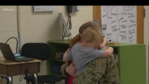 'Oak Ridge soldier surprises kids at school'