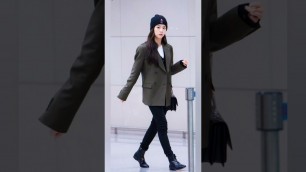 'Lisa Vs Jisoo airport fashion'