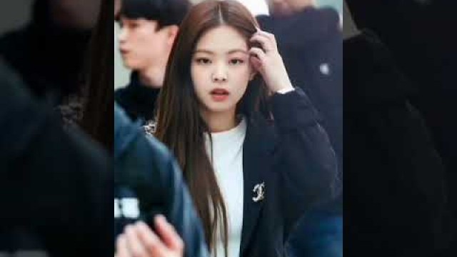 'Jennie (Blackpink) Airport Fashion #Shorts #Jennie #Blackpink #trending #KPOP'