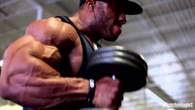 'Phil Heath Doing Hammer Curls'