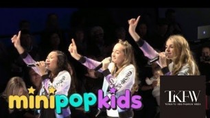 'Mini Pop Kids / Jadyn Rylee performing live @ TKFW (Toronto Kids Fashion Week) December 2018'