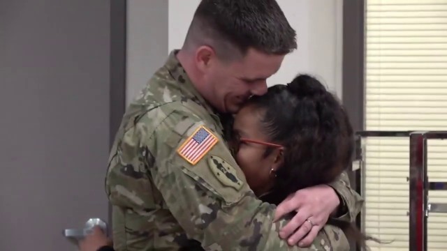 'Fort Hood soldier surprises kids at school'