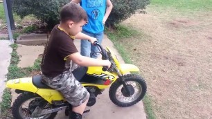 'Funny motorcycles of kids fails