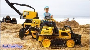 'Construction Toys for Kids in Action at the Beach: Big Tonka Truck Collection Digging'