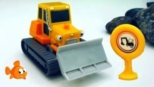 'Trucks Team Construction! - Toy Trucks friends work together - Trucks for kids - Videos for kids'