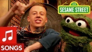 'Sesame Street: Oscar ft. Macklemore in Grouch Thrift Shop'